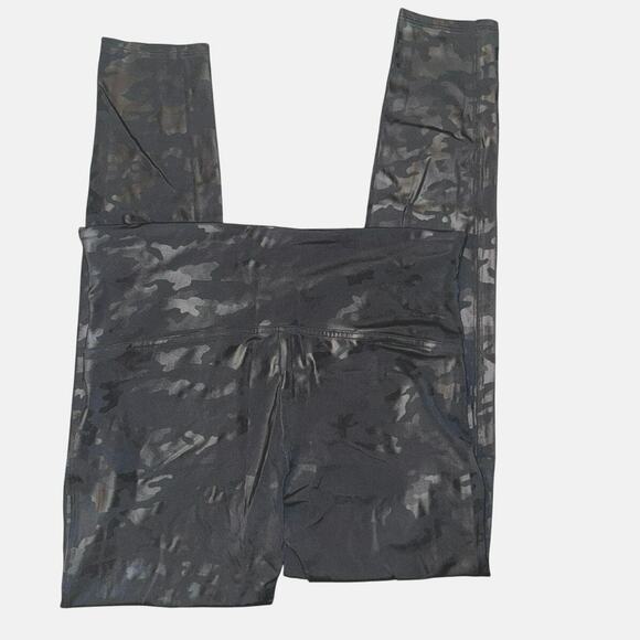 Women’s Matte Black Faux Leather Camo Spanx Leggings Size XL - Picture 3 of 7